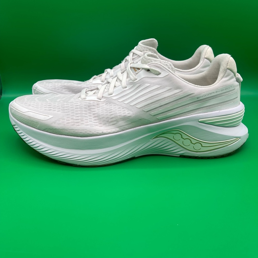 Saucony Mens White Athletic Shoes - Picture 2 of 9